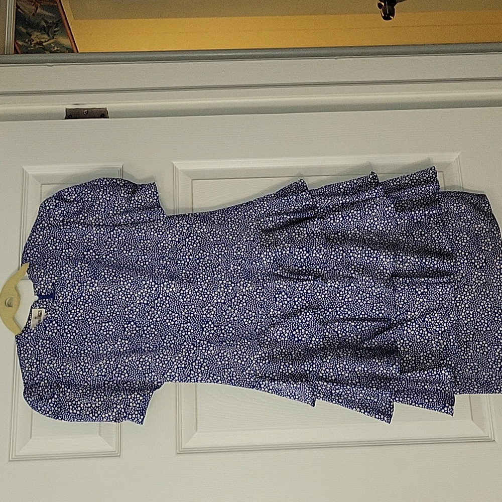 Cute blue polka dot dress, short sleeve